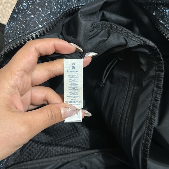 Lululemon - Picture 11 of 11